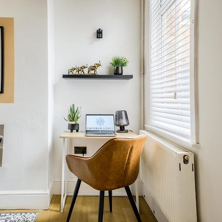 Coventry Fashionable House, City Centre, Free Parking, Sleeps 4, By Empower Homes Buitenkant foto