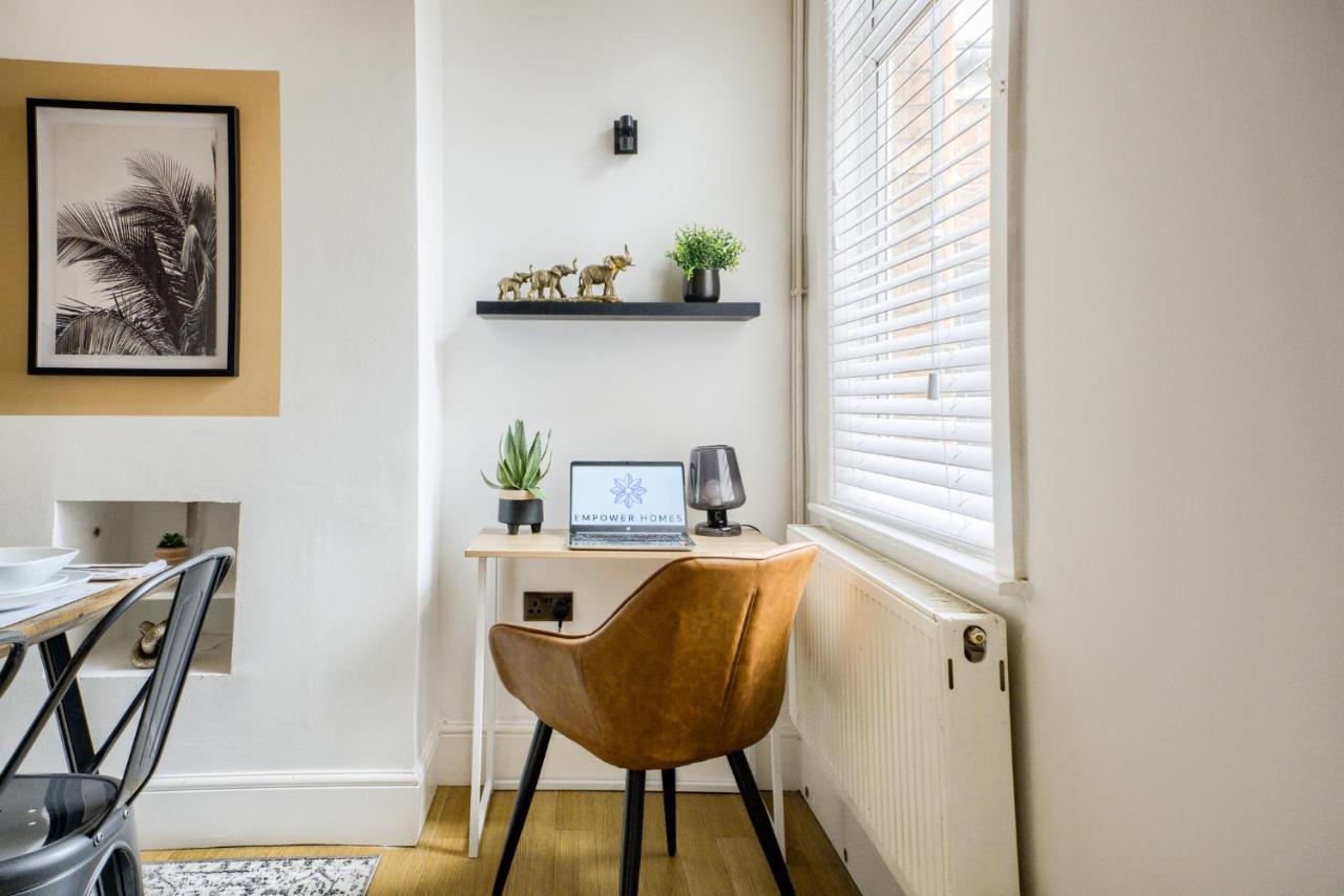 Coventry Fashionable House, City Centre, Free Parking, Sleeps 4, By Empower Homes Buitenkant foto