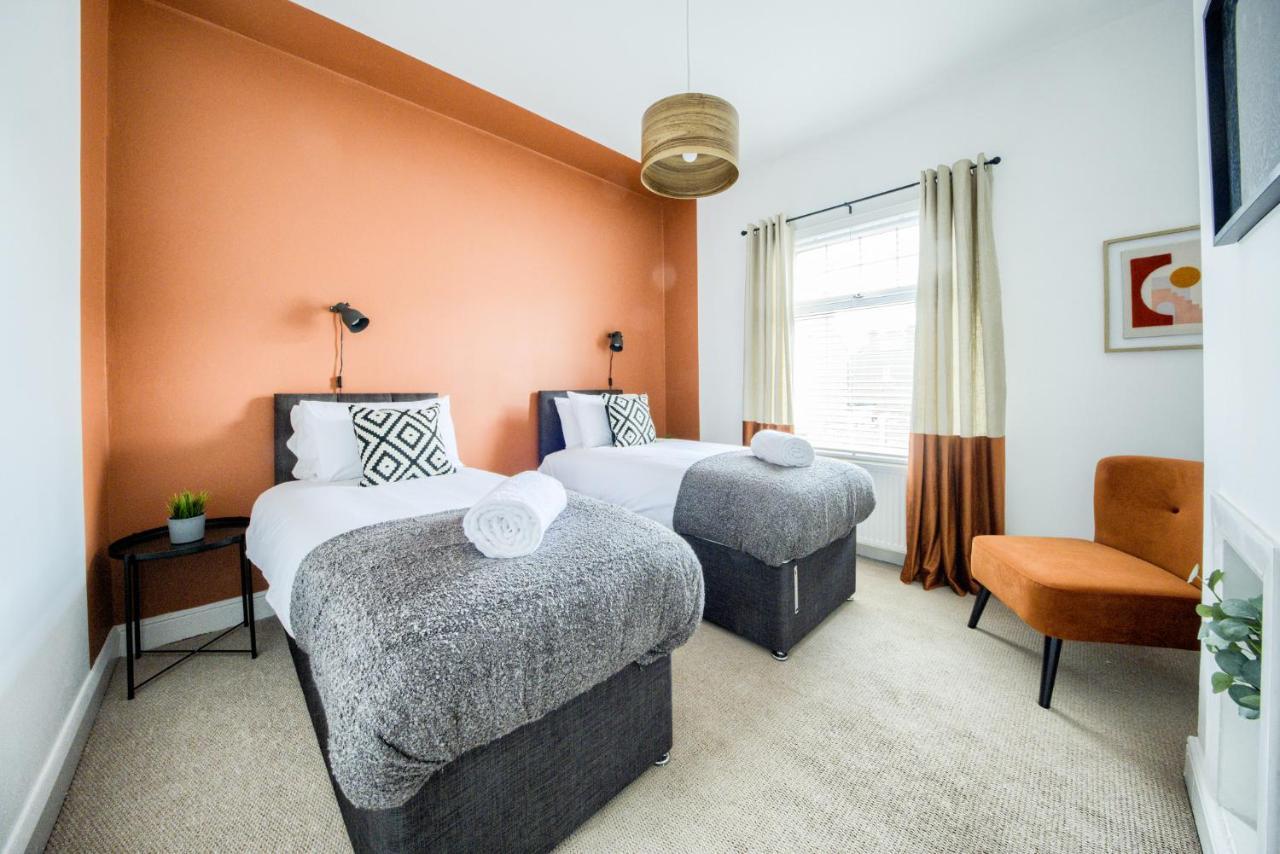 Coventry Fashionable House, City Centre, Free Parking, Sleeps 4, By Empower Homes Buitenkant foto