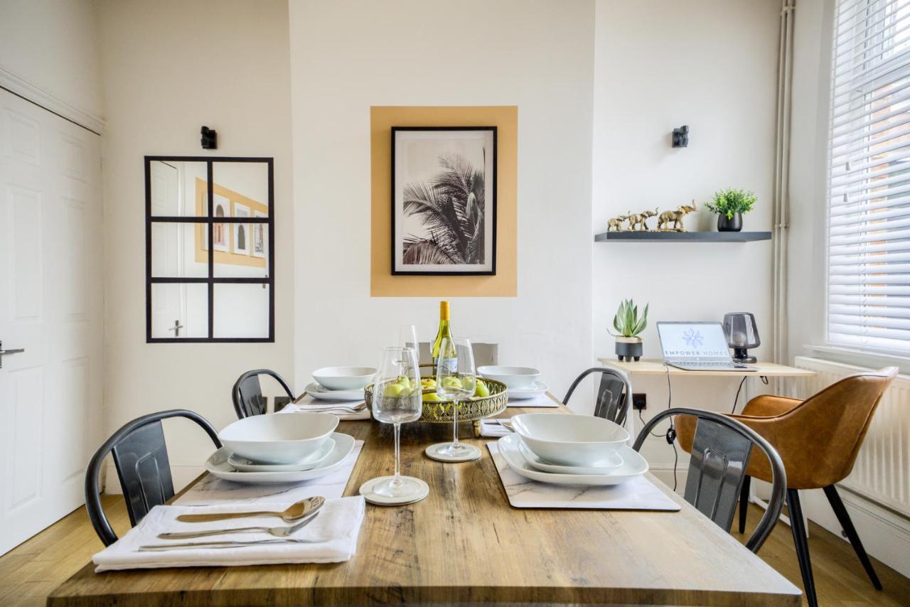 Coventry Fashionable House, City Centre, Free Parking, Sleeps 4, By Empower Homes Buitenkant foto