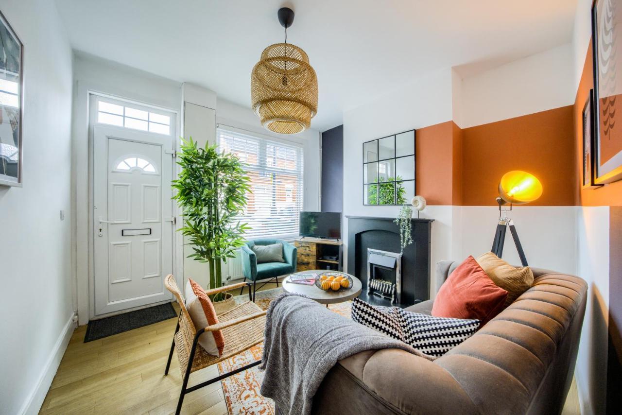 Coventry Fashionable House, City Centre, Free Parking, Sleeps 4, By Empower Homes Buitenkant foto