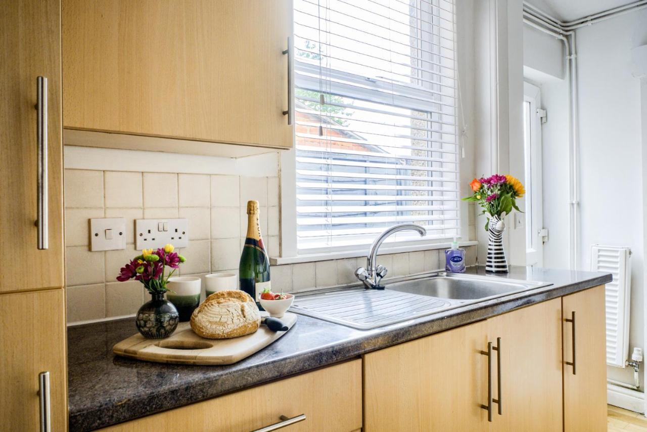 Coventry Fashionable House, City Centre, Free Parking, Sleeps 4, By Empower Homes Buitenkant foto
