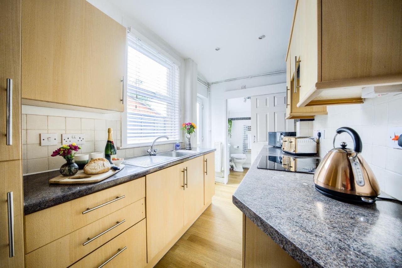 Coventry Fashionable House, City Centre, Free Parking, Sleeps 4, By Empower Homes Buitenkant foto